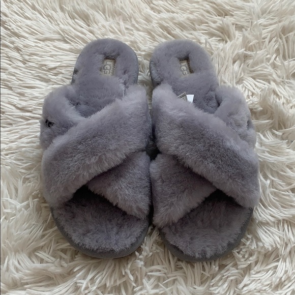 UGG fuzzette genuine shearling slippers - Picture 3 of 15